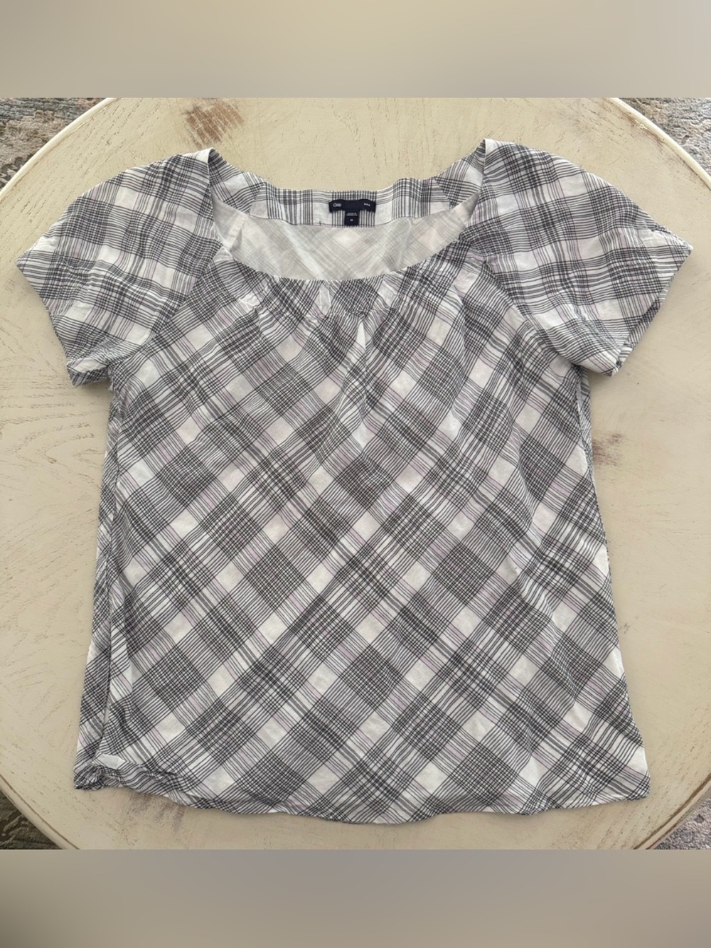 Gap Factory women’s top sz medium 2/$20